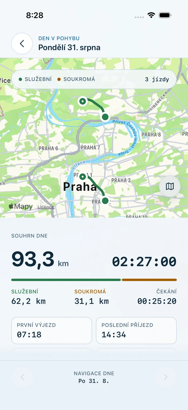 GPS Dozor 4.0 — denní přehled jízd na iOS s mapou demo tras a souhrnem kilometrů
